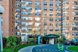 Streeteasy Gerard Towers At 70 25 Yellowstone Boulevard In Forest Hills 17b Sales Rentals Floorplans Streeteasy