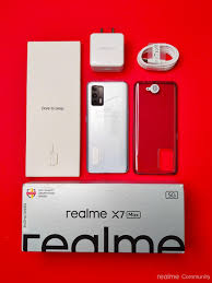 realme X7 Max 5G Review : Future at ...