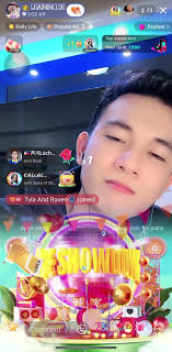 Christen Finger Hoch