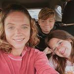 Melissa Dubord's Instagram, Twitter & Facebook