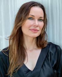 Biography author matching "ash" (Sorted by Popularity Ascending)