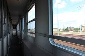 Il précise que les 6 lignes qui assurent des dessertes de nuit représentent pourtant annuellement 75 millions de recettes et 1,2 millions de passagers. Le Train De Nuit Cologne Berlin Varsovie Disparu En 2016