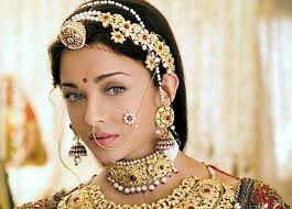 Actual Colour Of Her Eyes Reageren Aishwarya Rai Wallpaper Aishwarya Rai Bachchan Jewelry