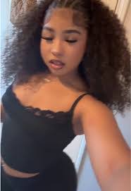 Simone Hanna's Instagram, Twitter & Facebook