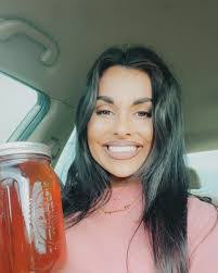 Mckenzie Harrison's Instagram, Twitter & Facebook