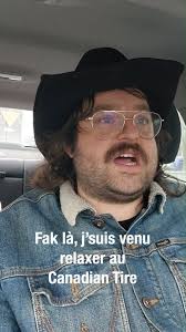 Le maire de Lutteville et magnat de la sauce à spag, Angus McLeod, ne  semble pas très chaud à l'idée que le Diable en Personne challenge son  champion Shawn Adams, QUE SE PASSERA-T-IL?, ÉVICTION À ...