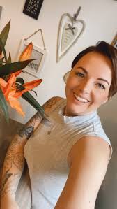 Danielle Hobson's Instagram, Twitter & Facebook