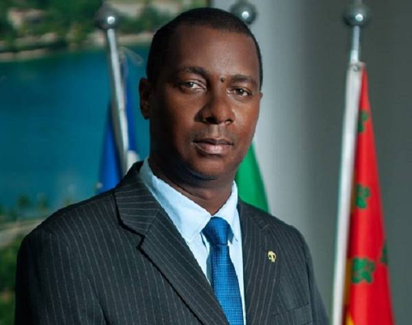 Resultado de imagem para vereador escuta i"