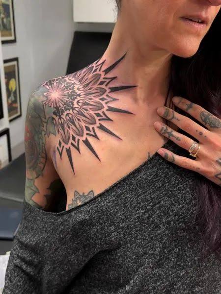 Mandala Collarbone Tattoo | Shoulder piece tattoo, Tatuagem no ombro, Mandala shoulder tattoos for women
