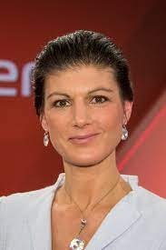 Sahra wagenknecht wird in der bevölkerung immer beliebter. File 2018 03 21 Sahra Wagenknecht Maischberger 8404 Jpg Wikimedia Commons
