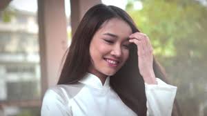 Vải lụa in co giãn, mềm rũ mát. Nabi Nha PhÆ°Æ¡ng Quáº£ Tim Mau Quyáº¿n RÅ© Trong Ao Dai Tráº¯ng Youtube