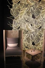 Wall Paper Con Elementi A Foglia Stilizzati Nello Stand Di Gandiablasco Azienda Leader Nel Settore Dell Outdoor Al Salone Del Nel 2020 Interior Designer Mobile Saloni