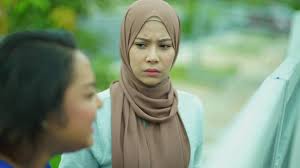 Difahamkan, farah yang popular menerusi drama bersiri titian cinta itu akan melangsungkan majlis nikahnya pada 20 disember ini, manakala resepsi akan diadakan pada 21 & 28 disember 2019 diikuti satu lagi majlis yang akan diadakan pada 5 januari 2020 (bagi pihak perempuan). 6 Rahsia Kalau Nak Berhijab Cantik Kemas Tak Senget Macam Aisy Dalam Titian Cinta Hijabista