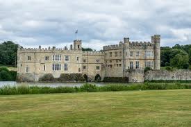It's located 5 miles (8 km) southeast of the town of maidstone and just east of the village with the same name as the city. Leeds Castle In Kent The Complete Day Out Valery Collins