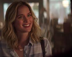 You cannot tell me these two don't look like the same person Elizabeth Lail  aka Beck and Emily VanCamp from Revenge