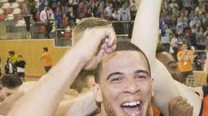 Dago Peña, sexta renovación del Básquet Coruña