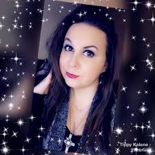 Tantalizing Limelight Makeup