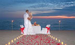 Matrimonio in spiaggia,imperversa la moda di realizzare il matrimonio su una spiaggia oppure in location ubicate in riva al mare,ecco la musica consigliata. Sposarsi Sulla Spiaggia A Caorle Si Puo