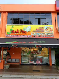 Mee bandung muar, or simply mee bandung, is a traditional southeast asian cuisine which originated in muar, johor, malaysia.12 the word bandung in its name is derived from the literal meaning of the word in the malay language, which means mixed or pairs, as is illustrated in several malay words. Perencah Asli Mi Bandung Muo Jenama Mak Pon Terkenal 1 Malaysia Orangmuo My