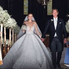 Perché gli abiti più belli del 2017 sono davvero troppo belli e sceglierne uno solo è impossibile, ma non solo…ecco altri 6 motivi per cui dovresti scegliere un secondo abito da sposa, scommettiamo che riusciremo a convincerti? Abiti Da Sposa Delle Star Ecco Tutti Quelli Che Ci Hanno Fatto Sognare