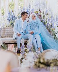 Juga jual baju pengantin muslimah, gaun pengantin hijab, gaun pengantin adat jawa, dress toko baju & kebaya pengantin couple terbaru. Patutlah Wow Pembikinan Baju Perkahwinan Mira Filzah Makan Masa 830 Jam Nona