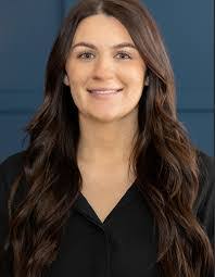 Leslie Leath's Instagram, Twitter & Facebook