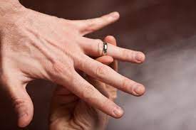 Hospital Trick For Removing A Stuck Ring Ring Stuck On Finger Rings How To Remove