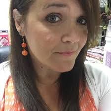 Deanna Holifield's Instagram, Twitter & Facebook