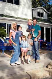 Tori spelling is opening up about the difficulties her two eldest children have faced when it comes to bullying. Photo From Tori And Dean Cabin Fever Tori And Dean Cabin Fever Gac