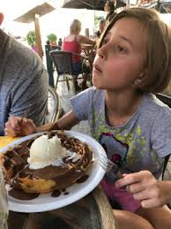 The Pros & Cons of Traveling with Kids