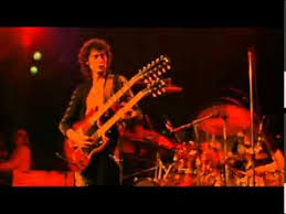 There S A Lady Who S Sure All That Glitters Is Gold Lyrics Led Zeppelin Stairway To Heaven Live 1973 W Lyrics This Is Such An Emotional And Intense Song The Stairway To Heaven Live Led Zeppelin Beautiful Songs