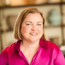 Leanne Baker's Instagram, Twitter & Facebook