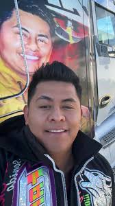 😊 GUD MORNI 👋🏽❄️🌬️ ya ando practicando mi inglés familia , Saluden y  comenten si quieren las chamarras de famosooooooo 🧥🐺