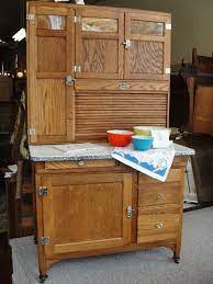 To hide all of the grain patterns in oak cabinets a good filler must be used as well as a bonding primer. Pin On Antiques