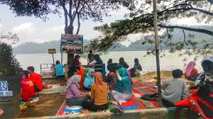 Keliling telaga ngebel hari minggu. Telusur Mesra Ke Ngebel Mesra Berkelana