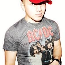 Uriel Ruiz's Instagram, Twitter & Facebook