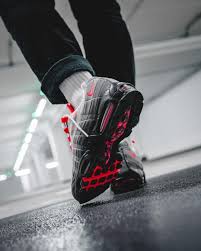 Insidesneakers Nike Air Max 95 Og Solar Red At2865 100 Nike Air Max 95 Nike Air Max Air Max 95