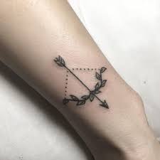 Maybe you would like to learn more about one of these? Bogen Und Pfeil Tattoo Ideen Fur Leidenschaftliche Menschen Beste Tattoo Ideen Geometrische Tattoo Strik Tatoeages Boog Tattoo