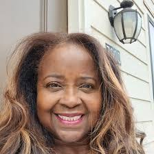 Tara Cage's Instagram, Twitter & Facebook