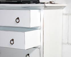 Lassen sie sich inspirieren von der kommode shabby und genießen sie möbelstücke, die einfach ein stück anders und immer individuell sind. Antyki I Sztuka Shabby Chic Kommode Weiss Lackiert Online Kaufen Barok I Rokoko Hshdnet Com