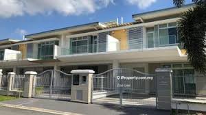 Rumah ini mempunyai rekabentuk terkini dan telah dibuat pengubahsuaian dalaman dan luaran. Johor Bahru Johor Residential Property For Sale Iproperty Com My