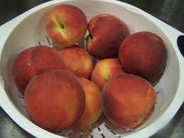 Peel and slice them peaches are a great fruit to eat out of hand, just wash thoroughly and rub with a paper towel to remove the fuzz. Peach Varieties Guide Characteristics Harvest Dates And Uses For Eating Home Canning Freezing And Preserving Which Peaches To Pick And Why
