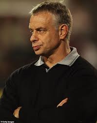 Footy legend turned TV star Bryan Fletcher reveals his coach's disgusting  and VERY unhygienic toilet act as he gave a halftime speech