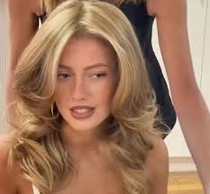 Sabrina Pinto (sabrinapinto__)