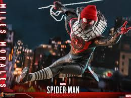 Miles morales developed by insomniac games and published by sony interactive entertainment now upon us, we now have a full look at all the suits in the exclusive sony playstation 5 title. Spider Man Miles Morales Gets A Brand New Hot Toys Figure