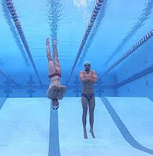 Brazada De Crol Tecnica Como Mover Los Brazos Paso A Paso Natacion Natacion Tecnica Natacion Brazos