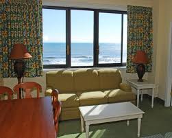 Duffy street seafood shack is the same, and fat harold's beach club is a bar that's close by. Peppertree By The Sea 0620