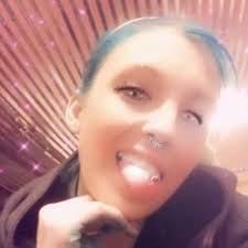 Danielle Barlow (@overpricedbarbi)