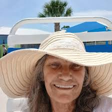 Lost goose at the river needs help