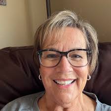 Women hanging out in Los Angeles during the 1950s.